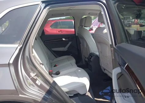 2018 Audi Q5 2.0T Premium/2.0T Tech Premium z USA, uszkodzony, nr VIN WA1BNAFY7J2215775